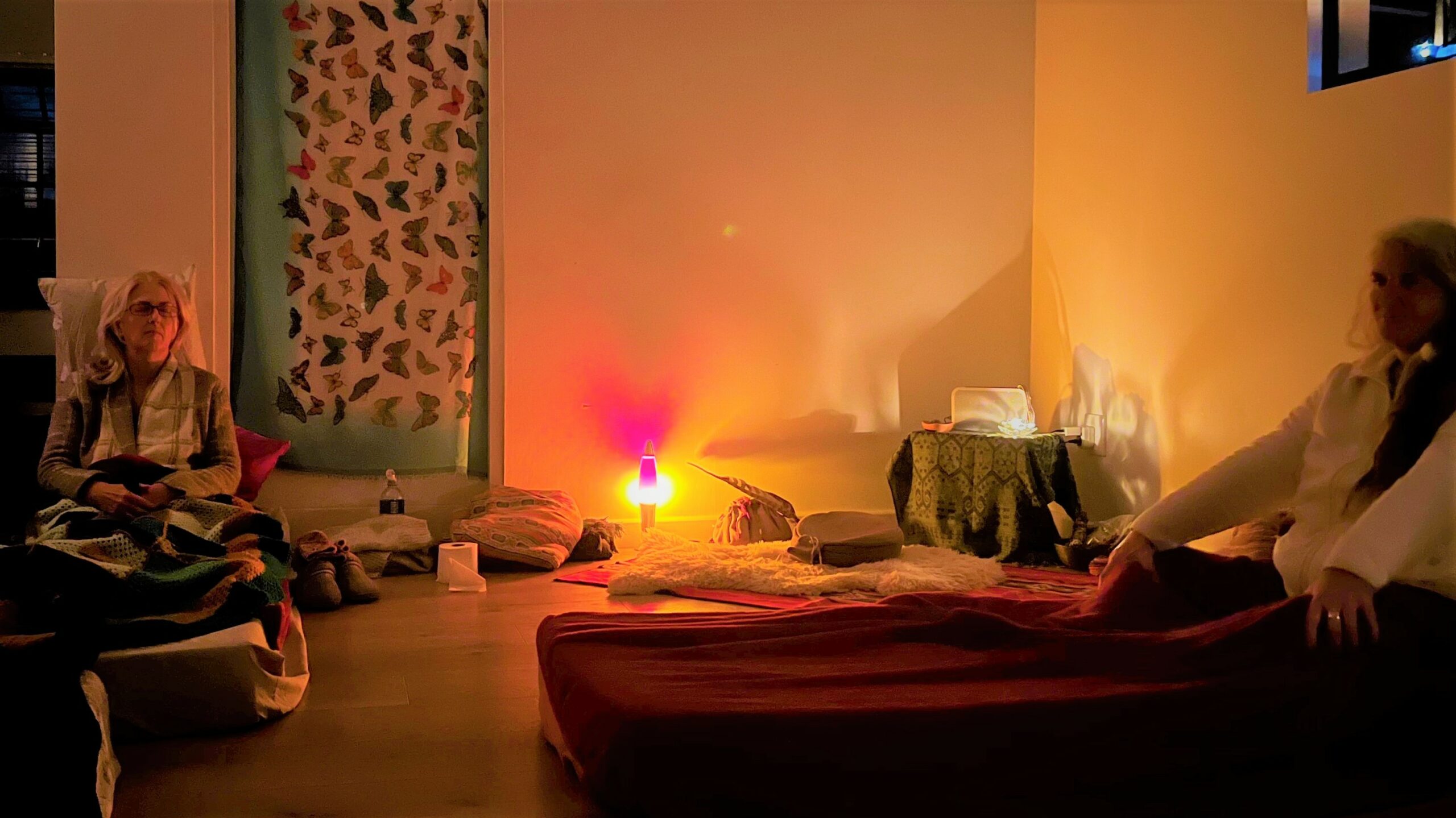 Profile image below article